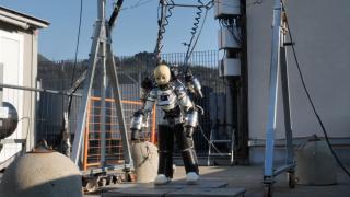 El robot humanoide iRonCub3 antes de volar.