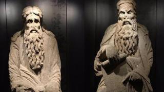 Estatuas de Isaac y Abraham, obras del Mestre Mateo.