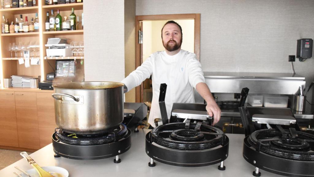 Juan Carlos en los fogones del Azul Mediterráneo