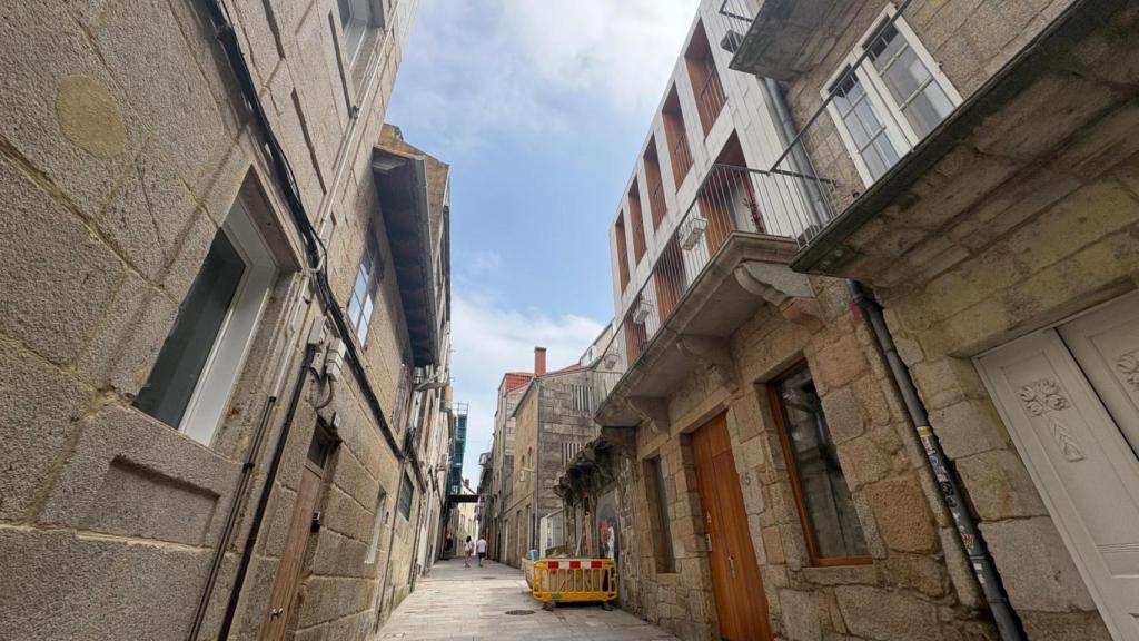 Edificio rehabilitado en el Casco Vello Alto.