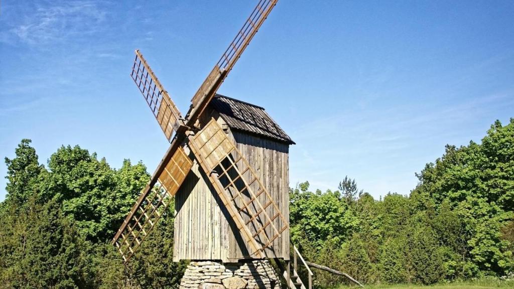Molino de Eemu en la Isla de Muhu, Estonia.
