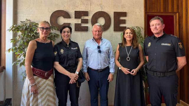 Reunión de los representantes de los Empresarios de Apartamentos Turísticos de Valladolid y Policía Nacional