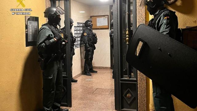 Agentes de la Guardia Civil de Palencia durante el operativo