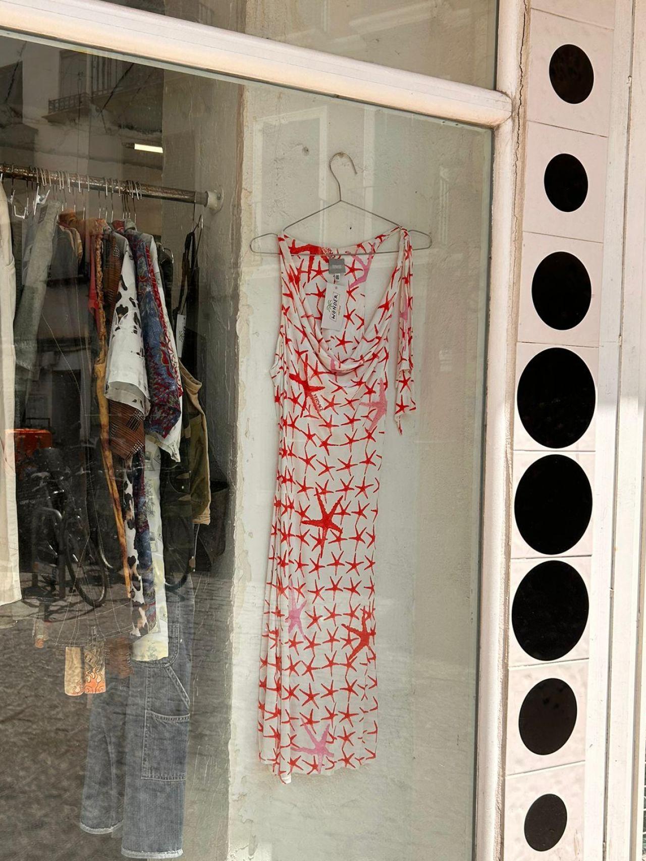 Vestido Versace de 200€, la prenda más cara de Wonder.