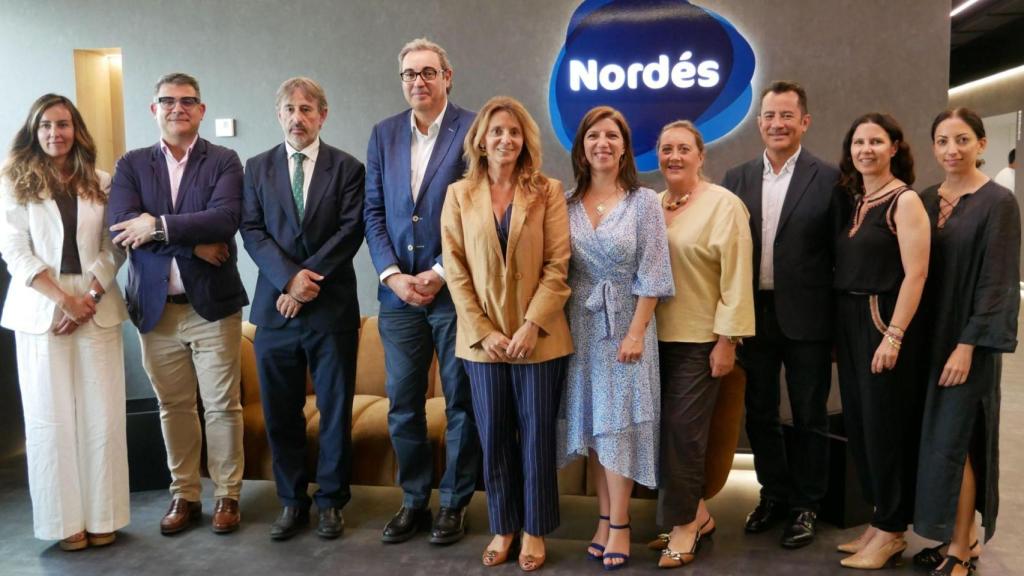 De izquierda a derecha: Gabriela González de Vegalsa-Eroski, David Serantes de Resonac, Jesús Ángel Sánchez de Garrigues, Fernando Vázquez de Imatia, Ángeles Ríos de Orona, Raquel Lago de Equipos Lagos, María Caeiro Rey del Grupo Caeiro, Paul Tran de Hijos de Rivera, Ana Botas de Viratec y Consuelo Luces de Altia