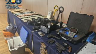 Artículos intervenidos durante la operación.