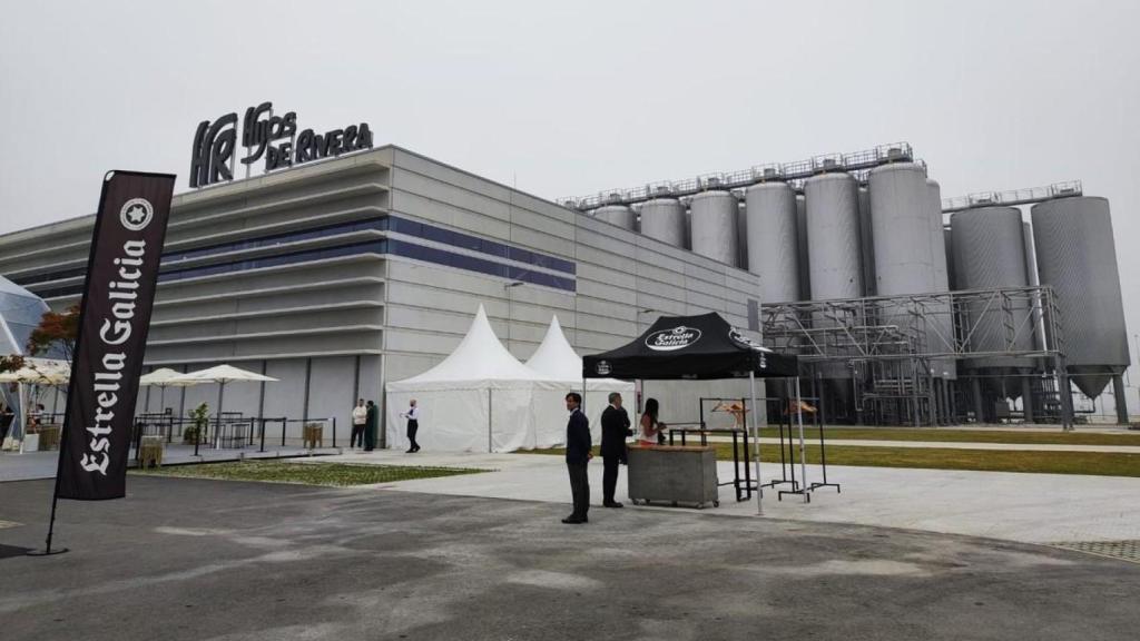 Vista parcial de la nueva fábrica de Estrella Galicia en Morás, en Arteixo (A Coruña), el día de su inauguración.