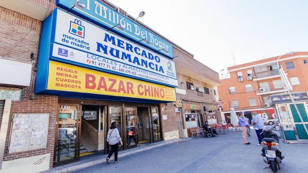 Fachada del Mercado de Numancia.