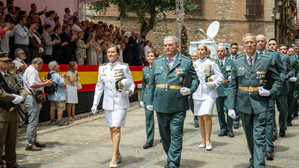 Representación de la Guardia Civil durante la procesión del Corpus Christi de Toledo.