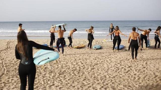 Una clase de la escuela CostadelSurf.