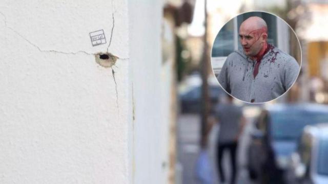 Montaje de una bala incrustada en la pared en la calle Asturias de Fuengirola y Sean “Lugs” McGovern tras ser atacado en 2016.