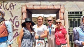 Toñi, María, Verónica y Ana María, de la barraca Pica i Vola.