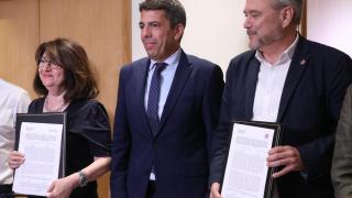 Carlos Mazón, junto a la rectora de la UA, Amparo Navarro y al rector de la UMH, Juan José Ruiz.