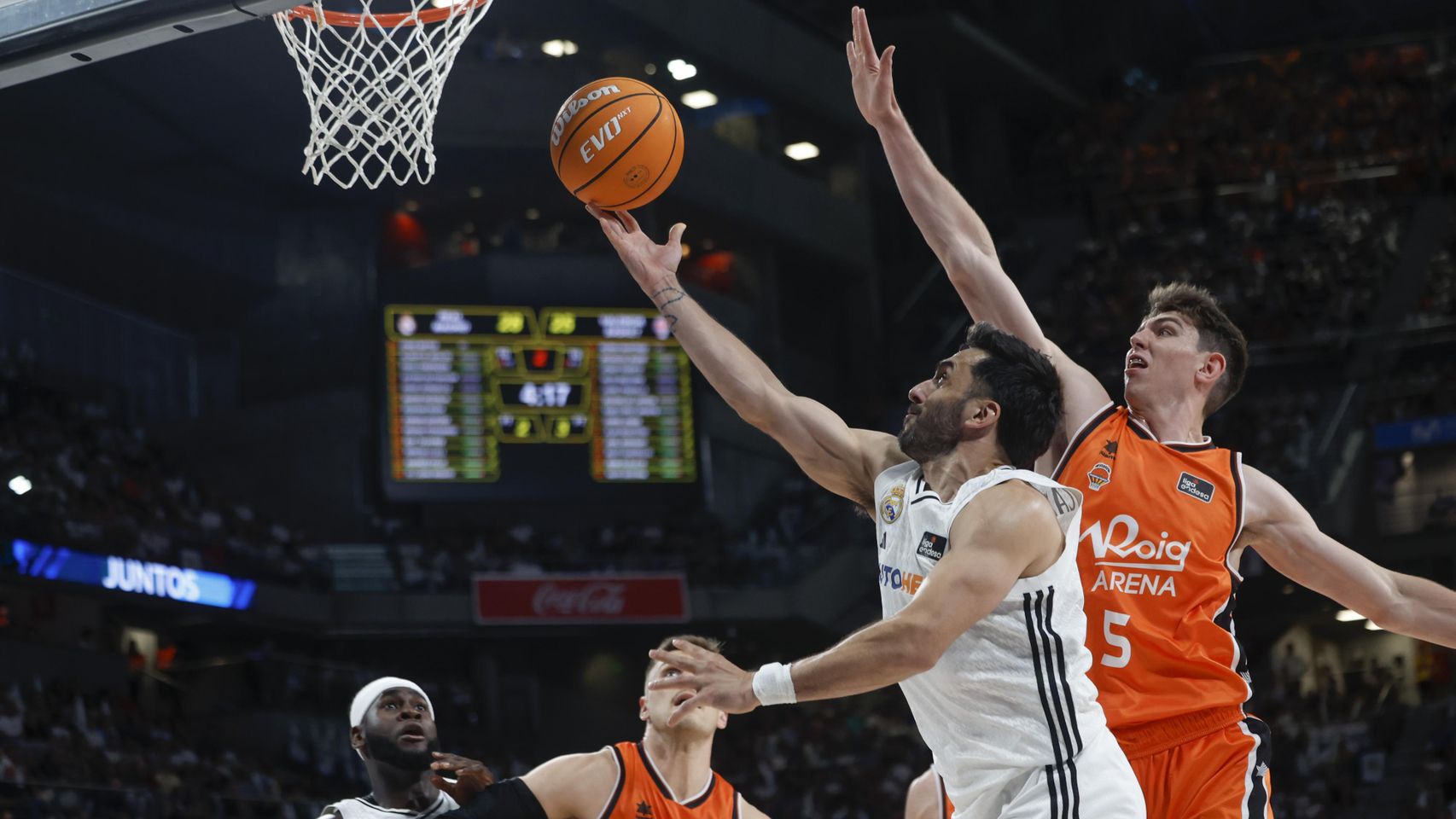 El Real Madrid se adelanta en la final de la Liga Endesa tras ganar al ...