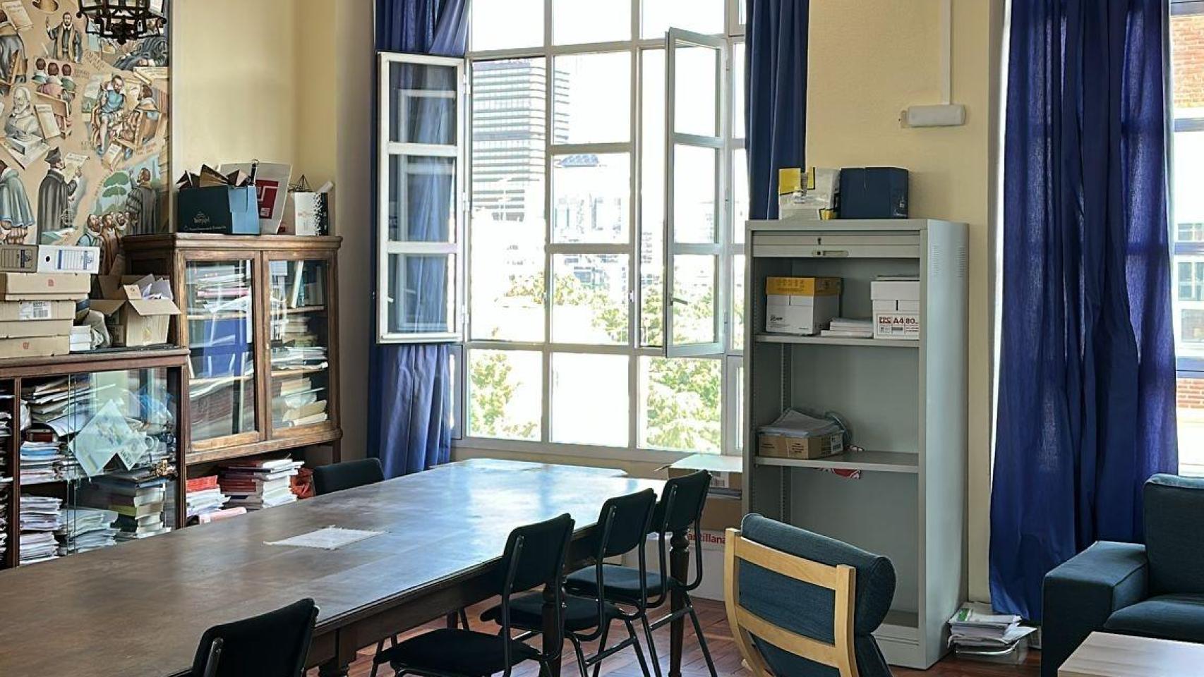 El departamento de matemáticas del IES Ramiro de Maeztu, donde se pueden ver las pinturas murales.