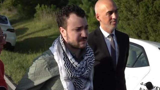 Mahmoud Khalil este viernes a su salida del Centro de Detención de Inmigrantes de Luisiana.