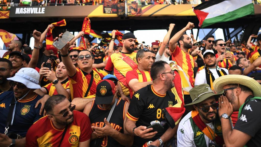 Afición del ES Tunis celebra en el Mundial de Clubes