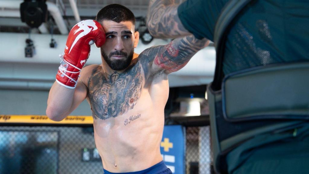 Ilia Topuria entrenando