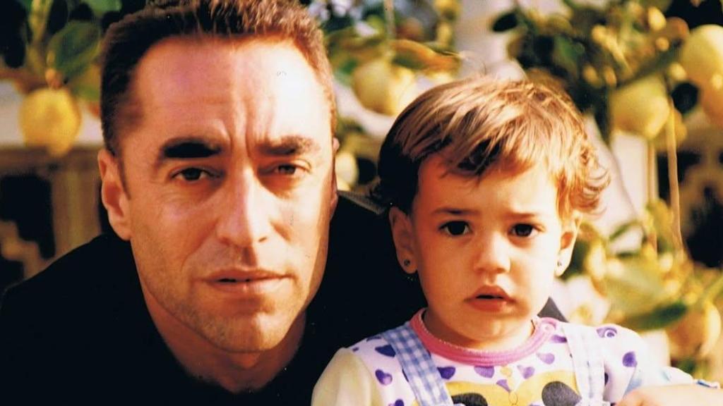 Te tendré cerca en cada momento, junto a la gente que nos quiere, ha escrito Claudia Ula en sus redes sociales al recordar a su padre.