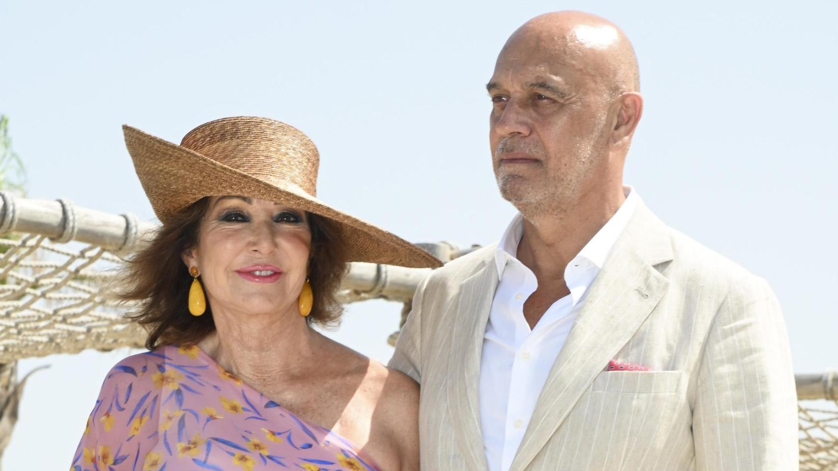 Ana Rosa Quintana, en la boda de su hijo mayor, Álvaro Rojo.