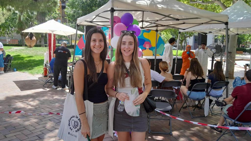 Alicia y Sara, psicólogas en Monzón.