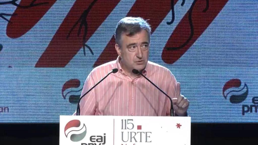 Aitor Esteban en el primer Alderdikide Eguna en Pamplona con motivo del 115 aniversario de la consolidación de EAJ-PNV en Navarra.