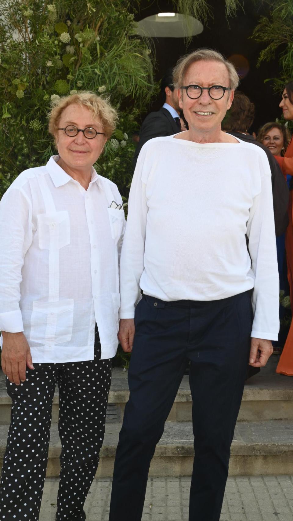 José Víctor Rodríguez Caro y José Luis Medina del Corral, creadores de Victorio & Lucchino, fueron los encargados de confeccionar el vestido de la novia.