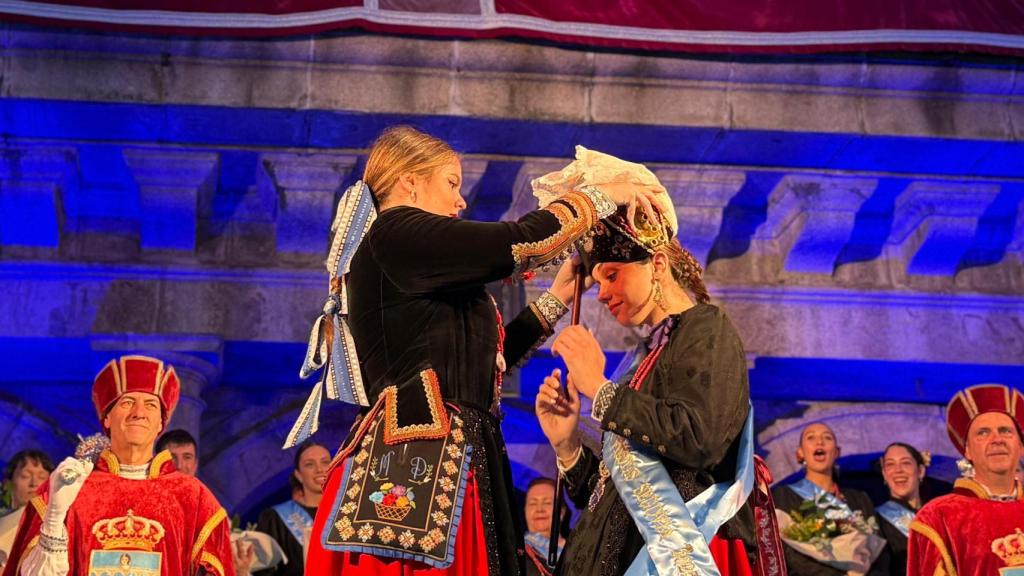 Cambio de montera en las Fiestas de San Juan y San Pedro en Segovia