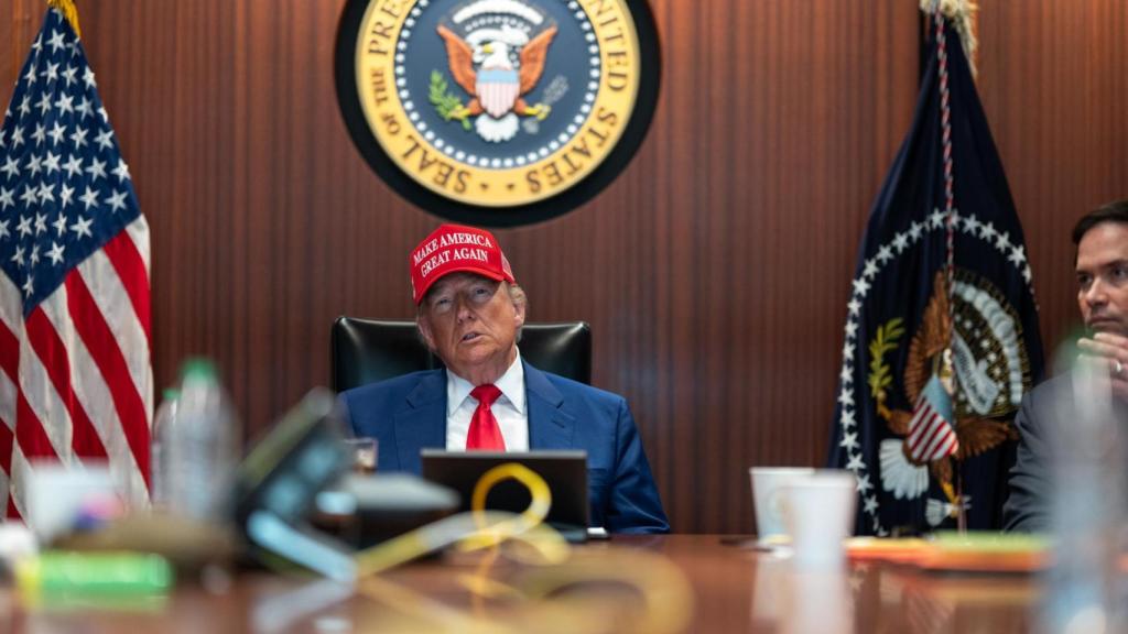 Donald Trump, presidente de Estados Unidos, en la Situation Room de la Casa Blanca siguiendo el ataque de las tropas de EEUU sobre Irán.