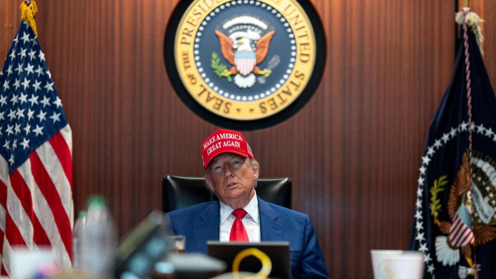 Donald Trump, en la Sala de crisis de la Casa Blanca.
