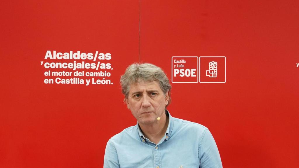 El secretario general del PSOE de Castilla y León, Carlos Martínez, mantiene un encuentro del PSOE de la provincia de Valladolid.