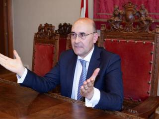 El alcalde de Ágreda, Jesús Manuel Alonso, durante la entrevista con EL ESPAÑOL.