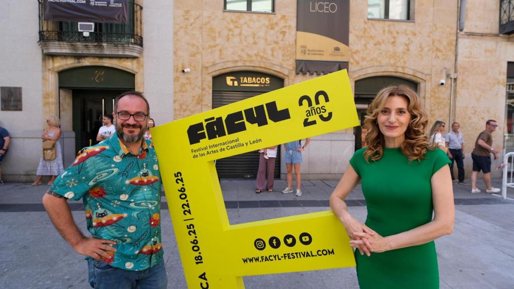 La viceconsejera de Acción Cultural, Mar Sancho; junto al director artístico, Rodrigo Tamariz, durante el balance del Facyl