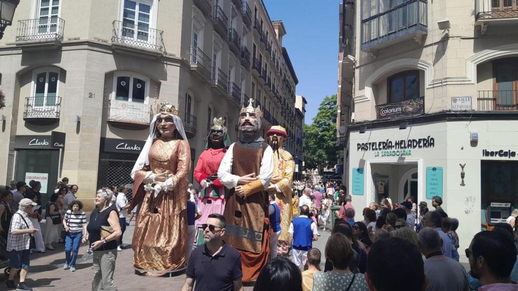 Los Gigantes en la procesión del Corpus Christi de Zaragoza.