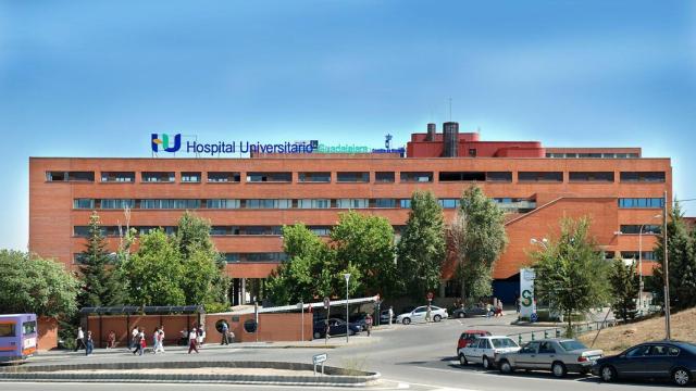 Fachada principal del Hospital Universitario de Guadalajara.