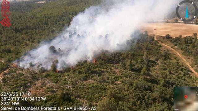 Incendio forestal en Bocairent. 112 GVA