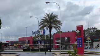 Carrefour se adelanta a las vacaciones de verano: rebaja el artículo imprescindible para los viajes en coche en familia