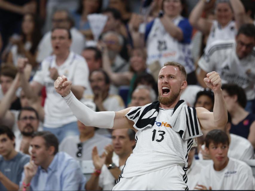Dzanan Musa celebra una canasta en el segundo partido de la final de la Liga Endesa.