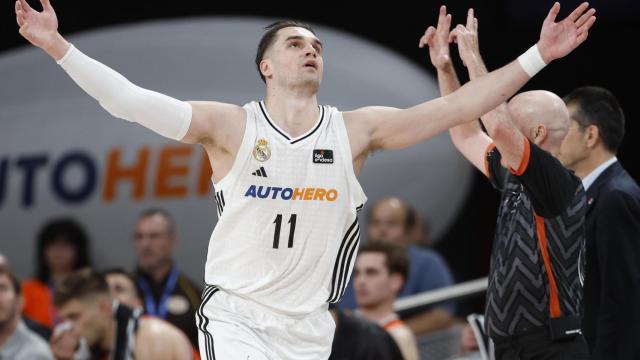 Mario Hezonja celebra una canasta en el segundo partido de la final de la Liga Endesa.