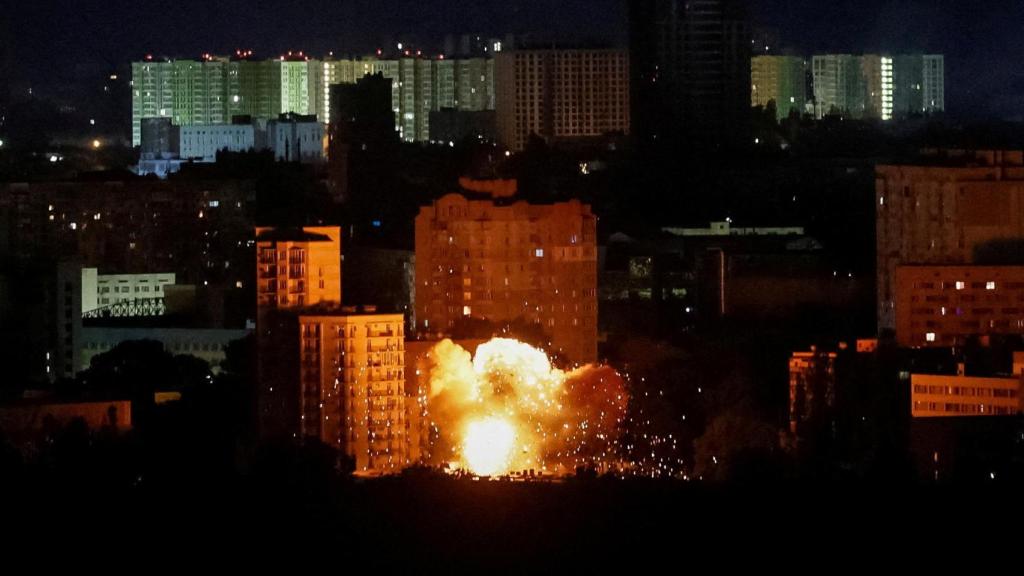 Momento del impacto de uno de los proyectiles.