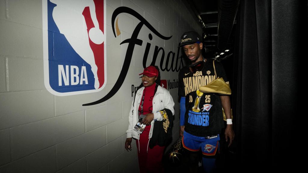 Shai-Gilgeous Alexander, tras proclamarse campeón de la NBA con Oklahoma City Thunder