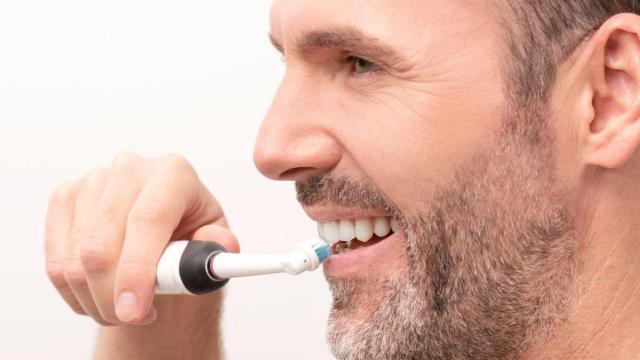 Por qué este es el cepillo de dientes Oral-B que recomiendan los expertos: ahora por menos de 50€