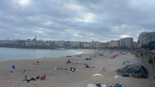 La playa de Orzán en la víspera de San Juan