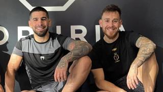 Ilia Topuria y su entrenador, Javi Climent