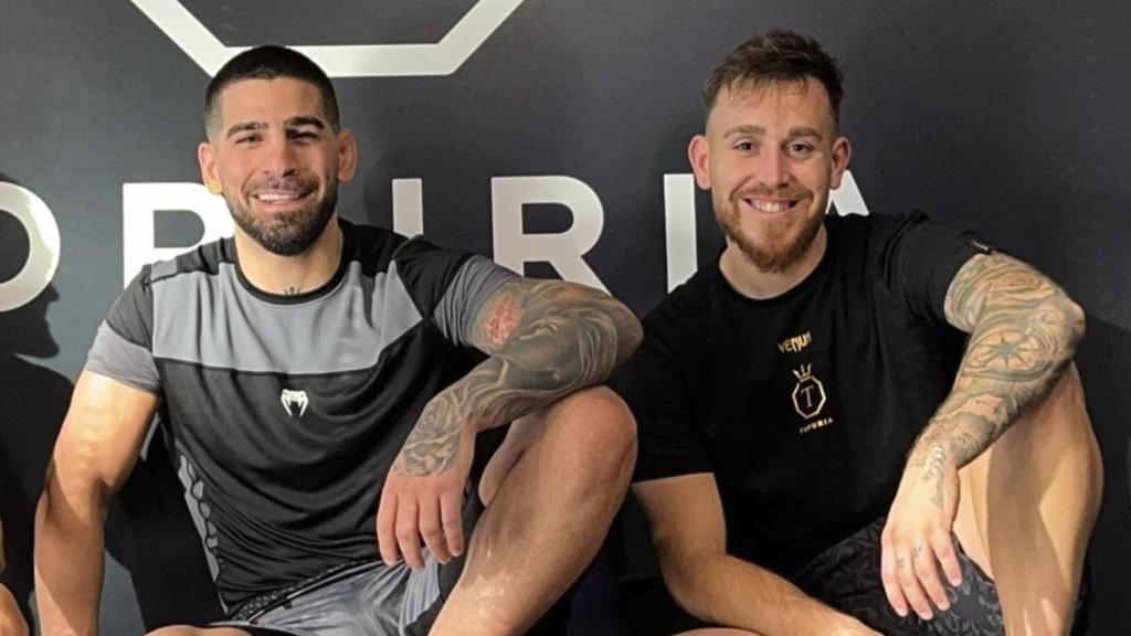 Ilia Topuria y su entrenador, Javi Climent