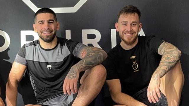 Ilia Topuria y su entrenador, Javi Climent