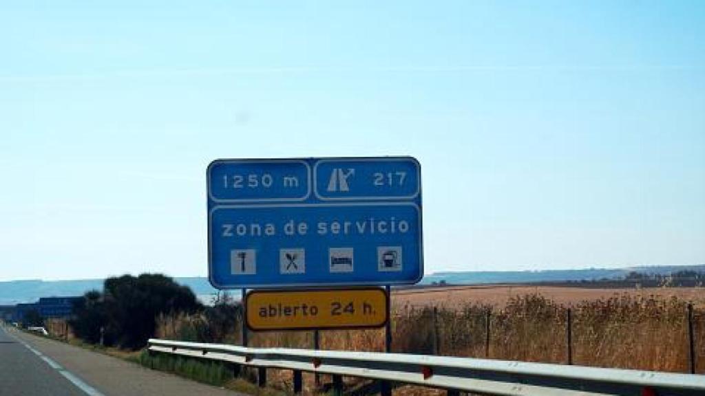 Cartel de una zona de servicio.