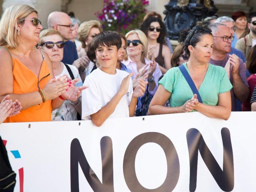 Manifestantes en la concentración por el asesinato machista de A Coruña.