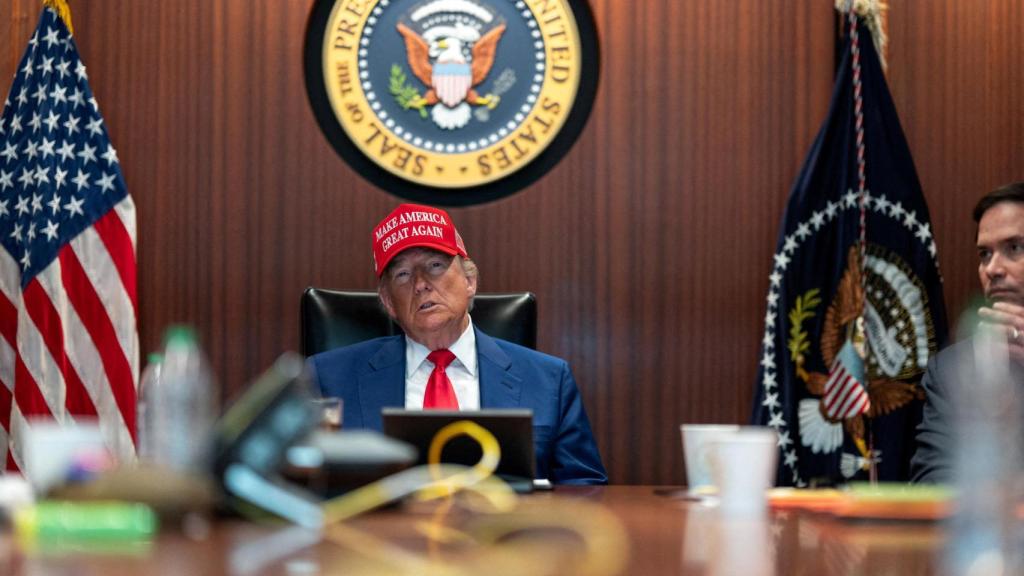 Donald Trump, en la sala de crisis de la Casa Blanca.