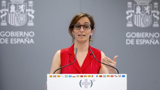 La ministra de Salud, Mónica García, en una rueda de prensa en Madrid.